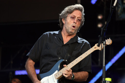 Eric-Clapton-playing-guitar