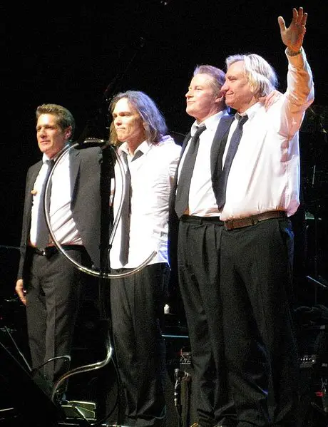 one of the greatest rock bands of all time the Eagles taking applause, wVING