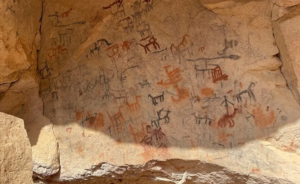 Photo: Rabah Al Shammary/Unsplash. Cave paintings from: Ha'il, northwest of the Arabian Peninsula.